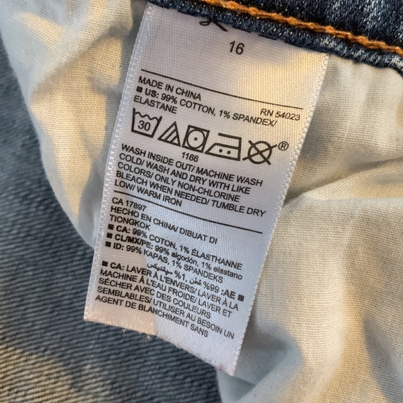002 old Navy boyfriend jeans 16 - Picture 4 of 5